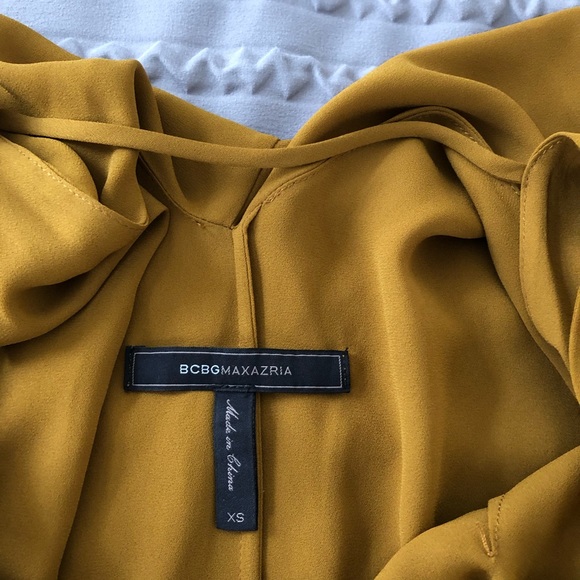 Bcbg Romper, wore twice. Great for night out! - Picture 3 of 4